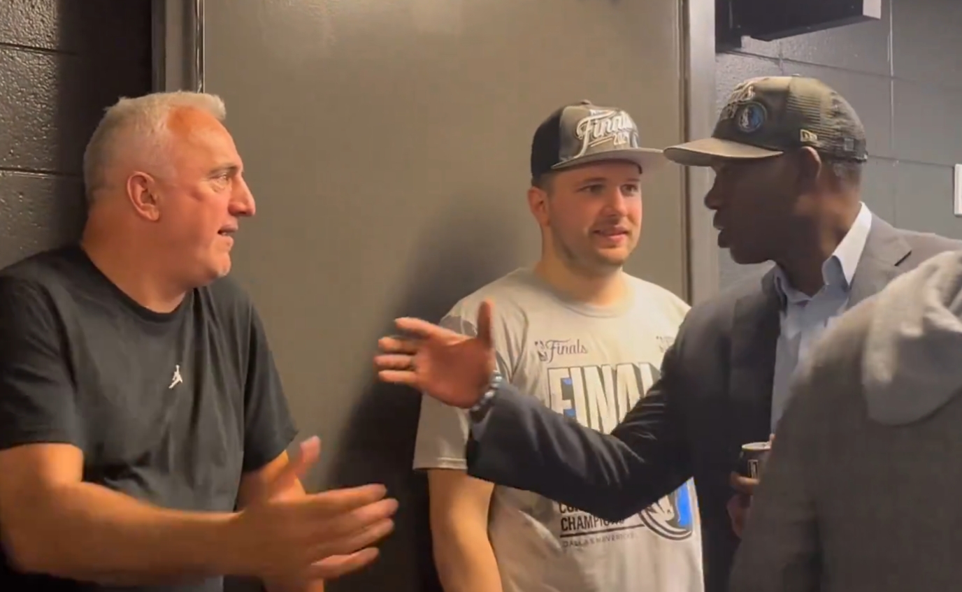 小莫：不喜歡芬利拿走77的啤酒 俠隊(duì)總把他塑造成酗酒&超重的形象