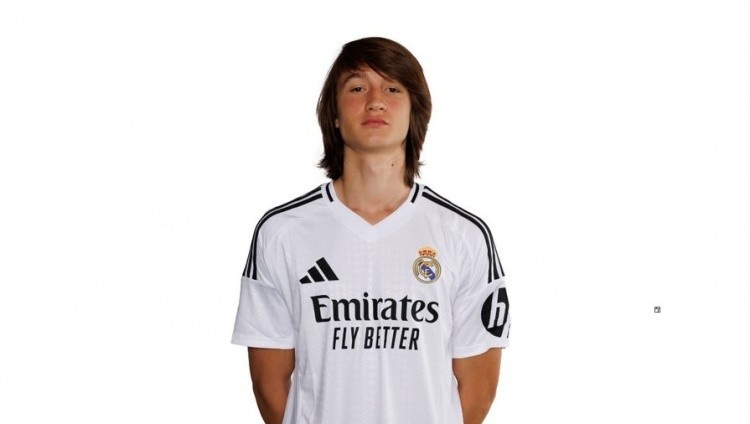 此前膝蓋受傷！西媒：皇馬計劃帶17歲小將胡安-馬丁內(nèi)斯去世俱杯