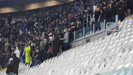 0-4慘??！米體：尤文球迷在主場(chǎng)抗議球隊(duì)和管理層，多人提前離場(chǎng)