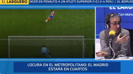 前裁判：在我看到的所有圖像中，并未清楚顯示小蜘蛛兩次觸球