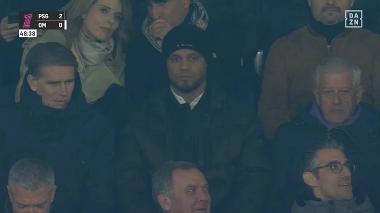 觀察誰呢？孔帕尼和弗洛因德同時(shí)現(xiàn)場(chǎng)觀戰(zhàn)巴黎戰(zhàn)馬賽的比賽