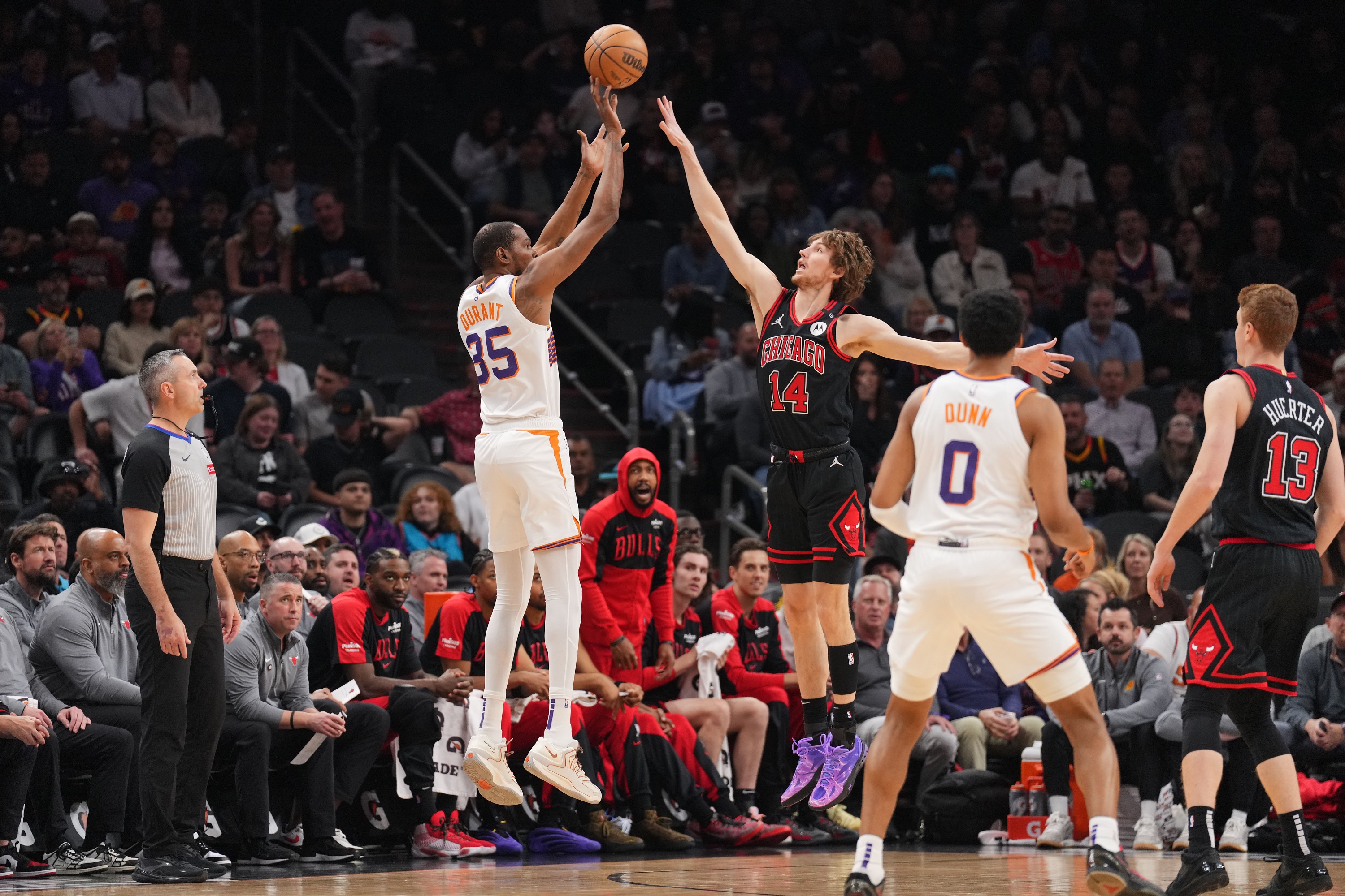 準(zhǔn)備西升??！太陽(yáng)對(duì)公牛11連勝 戰(zhàn)績(jī)超越獨(dú)行俠殺回附加賽區(qū)！