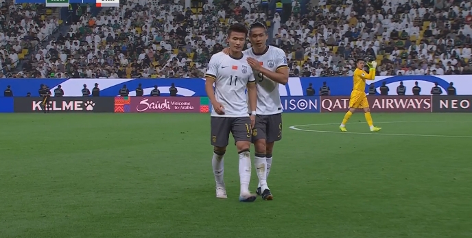 半場(chǎng)熱議：沒(méi)苦硬吃！我們能不能踢得更聰明？下場(chǎng)打澳大利亞難了