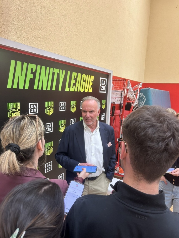 魯梅尼格：23年是教練想格雷茨卡離隊(duì)而非管理層，他現(xiàn)在踢得很好