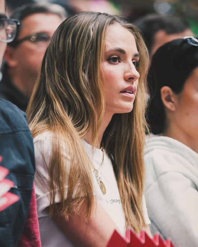 依舊恩愛！瑞秋曬與羅伯森合照：擁抱汗水和勝利