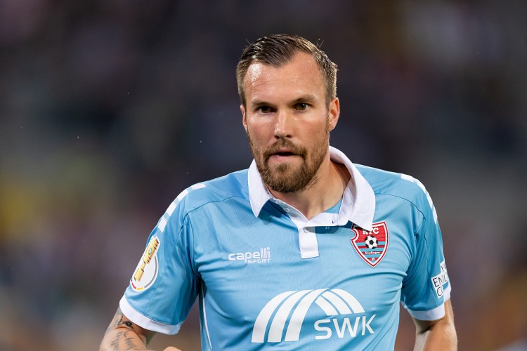 大十字：拜仁球迷一直對(duì)我很禮貌和尊重，這令我感到很榮幸