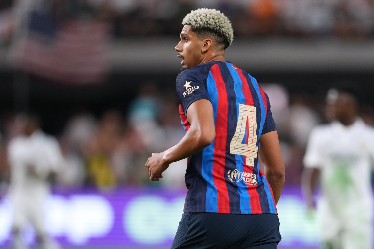 英媒：曼聯(lián)準(zhǔn)備引進阿勞霍，巴薩愿接受6000萬歐元的報價