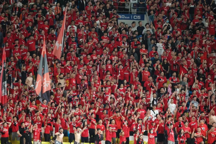 記者：上賽季申花泰山蓉城遠(yuǎn)征球迷總?cè)舜纬?萬(wàn)，國(guó)內(nèi)僅中超如此