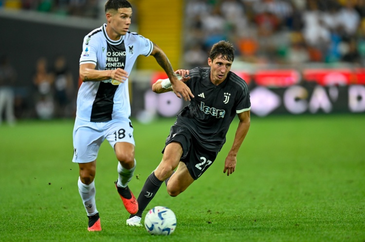 記者：坎比亞索、道格拉斯-路易斯在今天仍然單獨(dú)訓(xùn)練