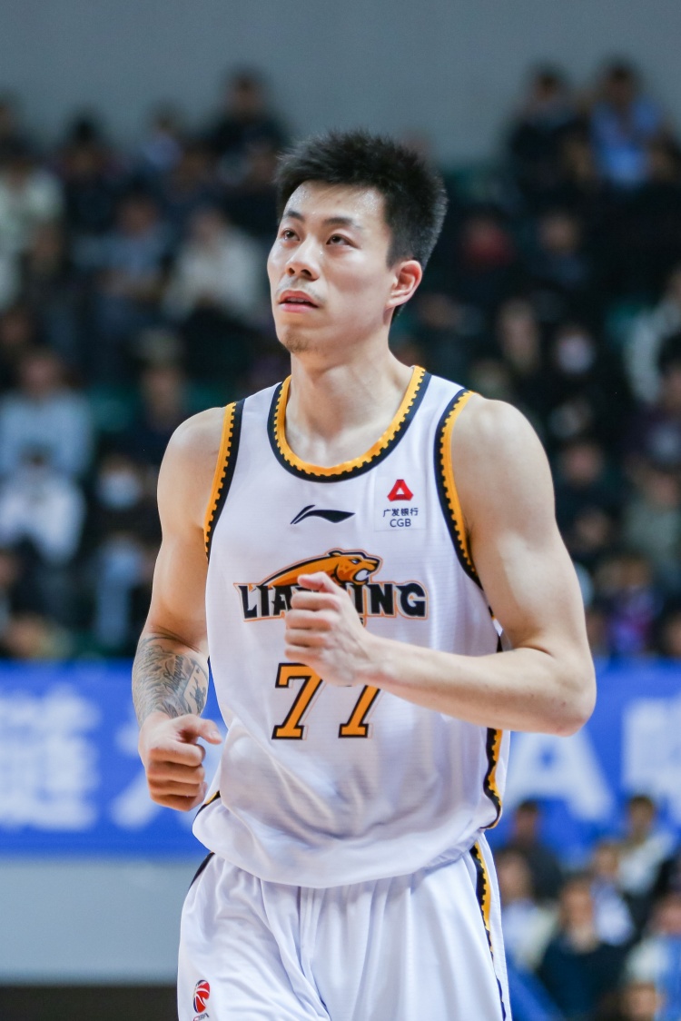 媒體人：張鎮(zhèn)麟、韓德君將因傷缺席今晚對陣北控的比賽