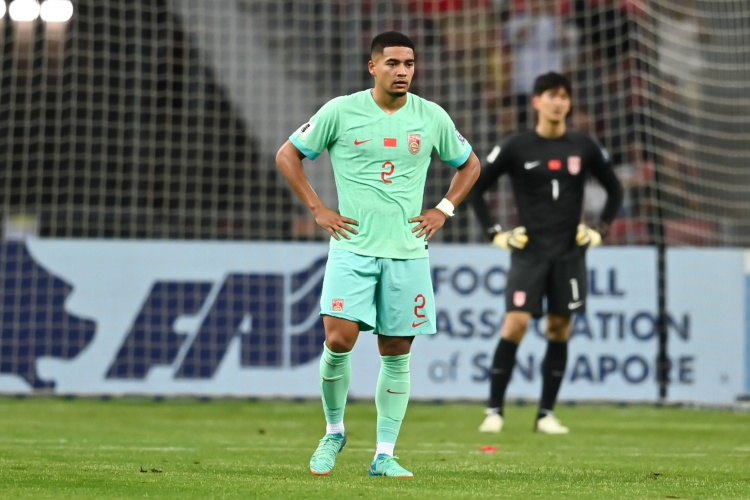 記者：蔣光太肌肉拉傷將缺席1月，他的缺陣讓國足后衛(wèi)線實力下滑