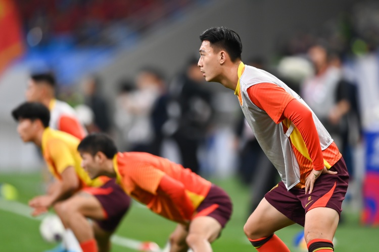 足球報：張玉寧、蔣圣龍均有不同程度傷病，伊萬未讓在熱身賽出場