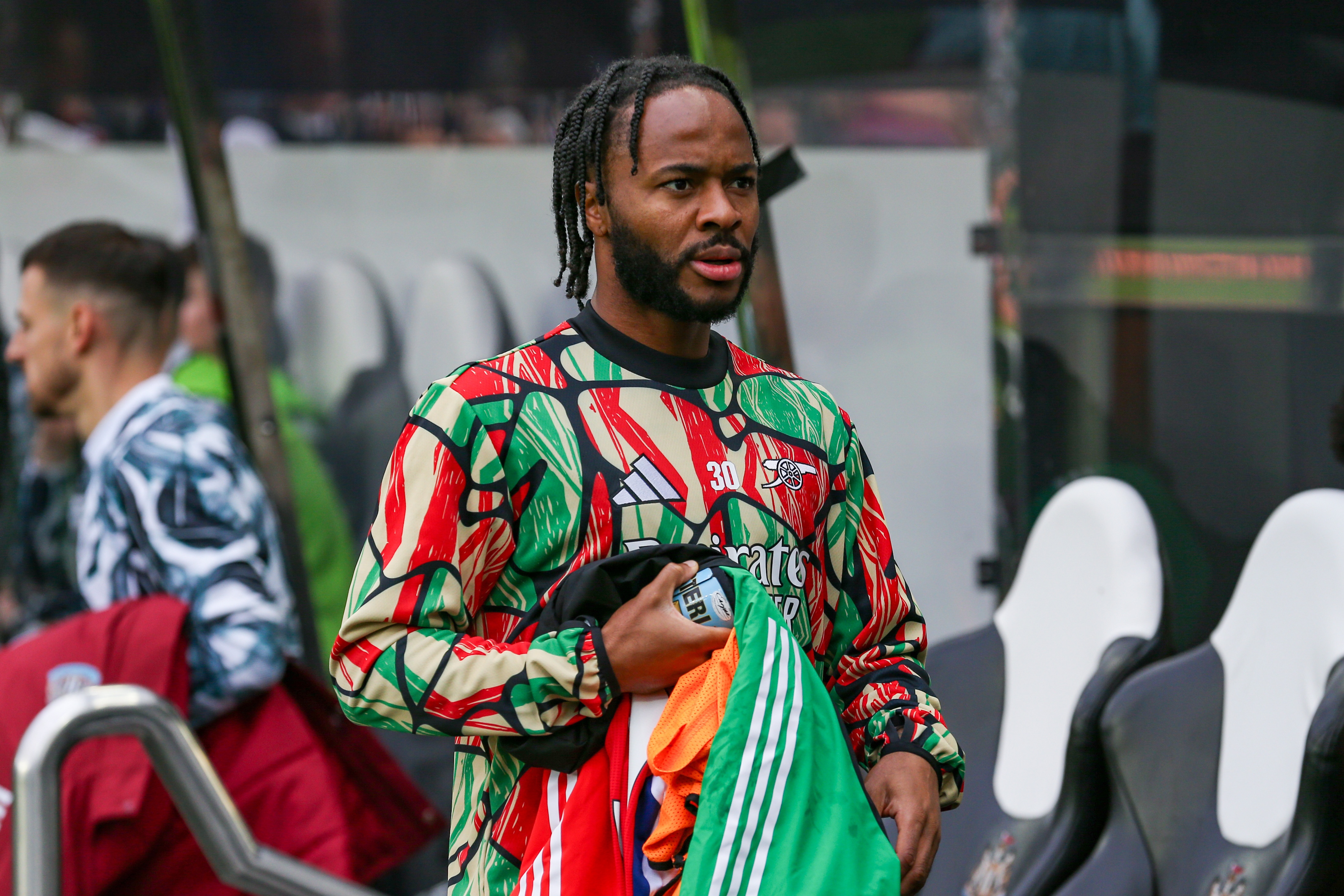 郵報：斯特林訓(xùn)練刻苦也會幫助年輕人，塔帥沒耐心等他恢復(fù)狀態(tài)