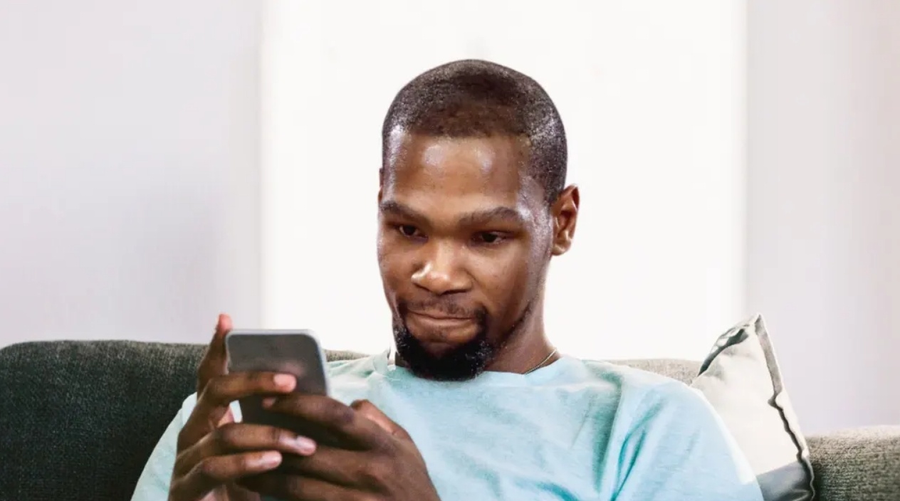 鍵來??！評論員批評杜蘭特遭網(wǎng)友狂噴：沒人尊重你 KD一一轉(zhuǎn)發(fā)