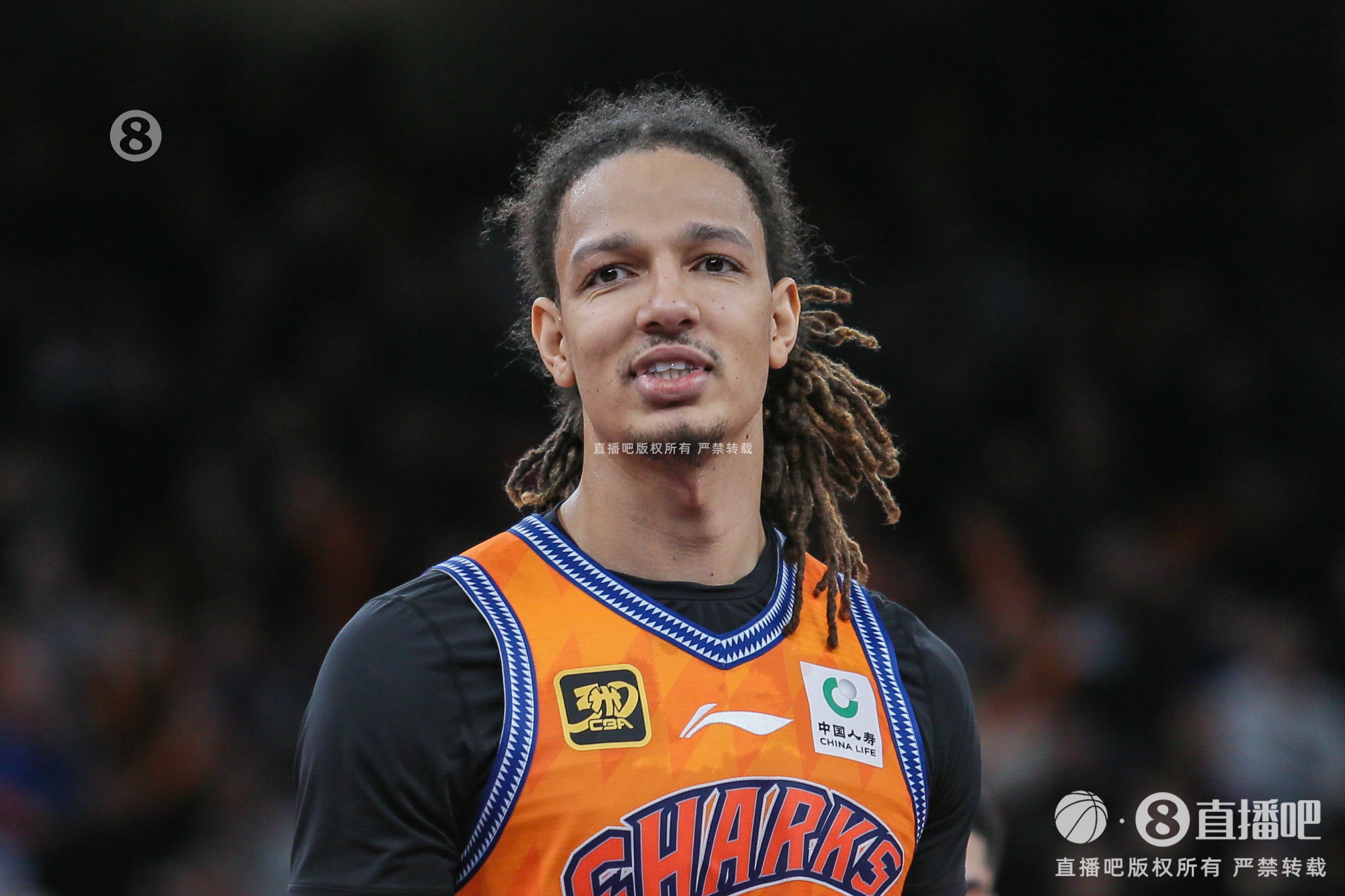 外線差距大！首節(jié)上海轟進6記三分 青島三分5中0