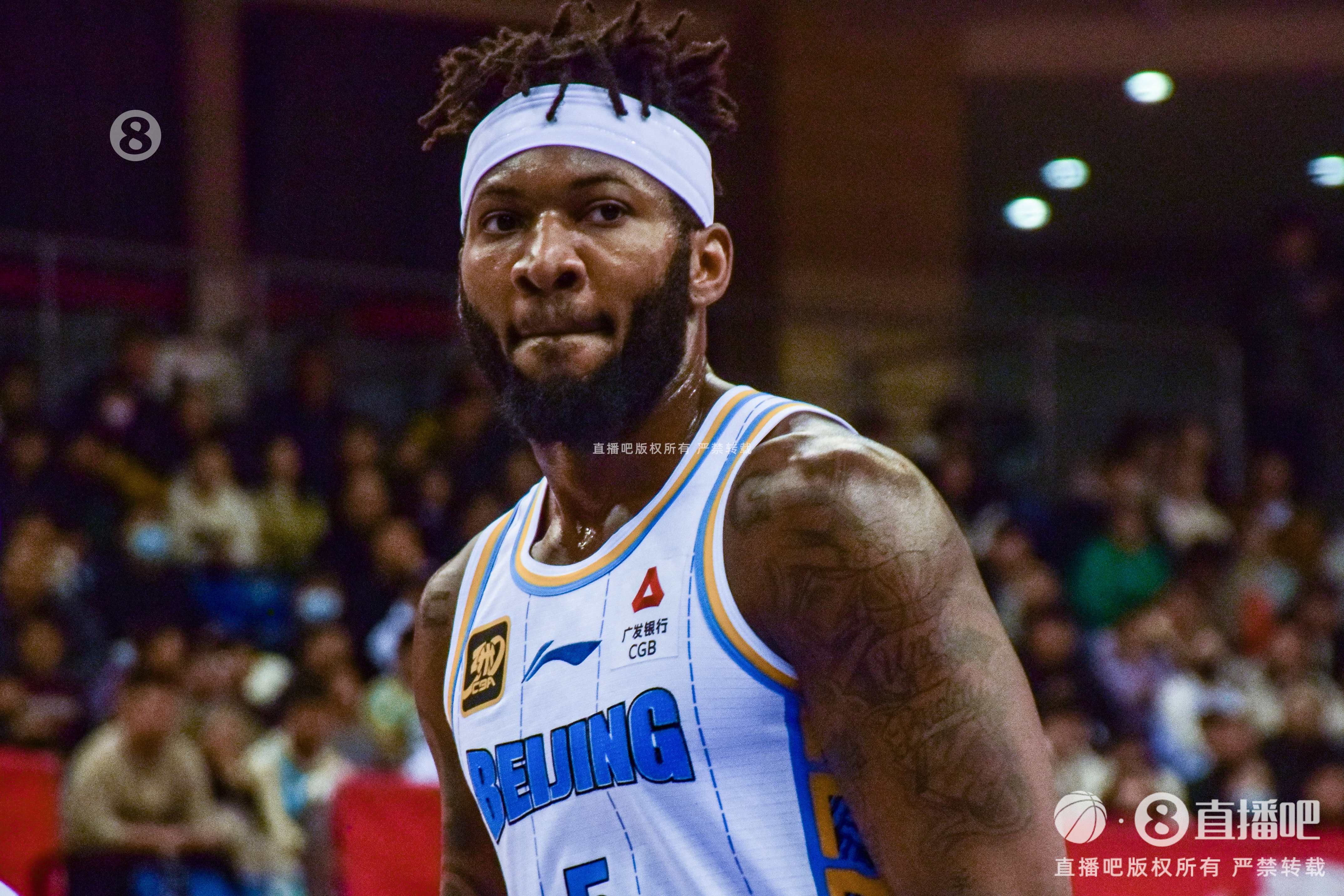 北京上半場三分球合計21中11 上海僅10中2