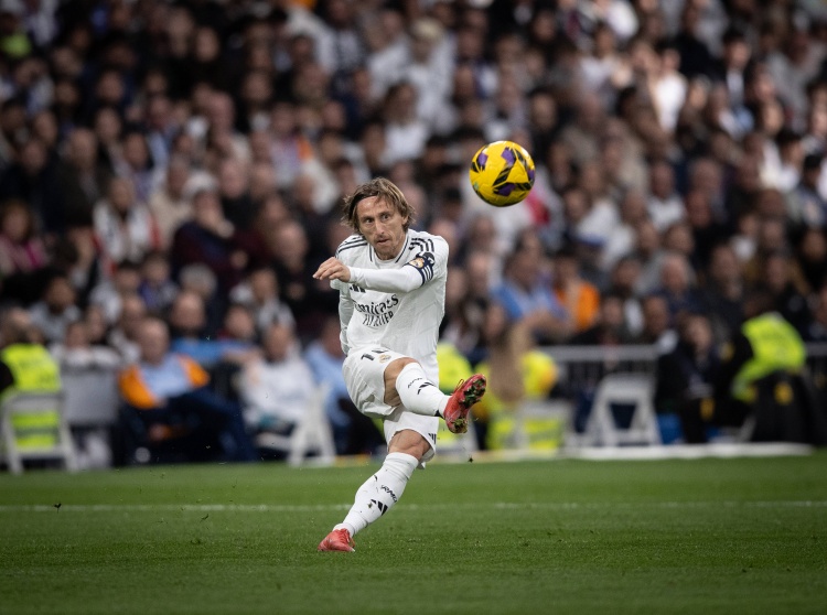 西媒：弗洛倫蒂諾和一些高層認為，莫德里奇不適合在關鍵戰(zhàn)首發(fā)