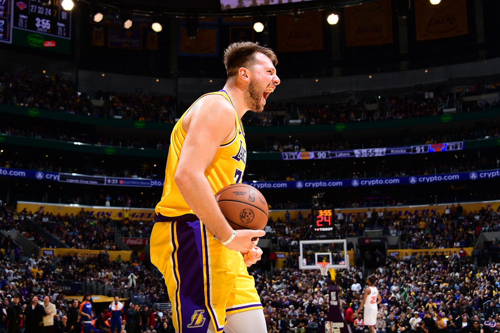 東契奇：從第四節(jié)開(kāi)始我們加強(qiáng)了對(duì)抗強(qiáng)度連續(xù)防成 這場(chǎng)勝利很難