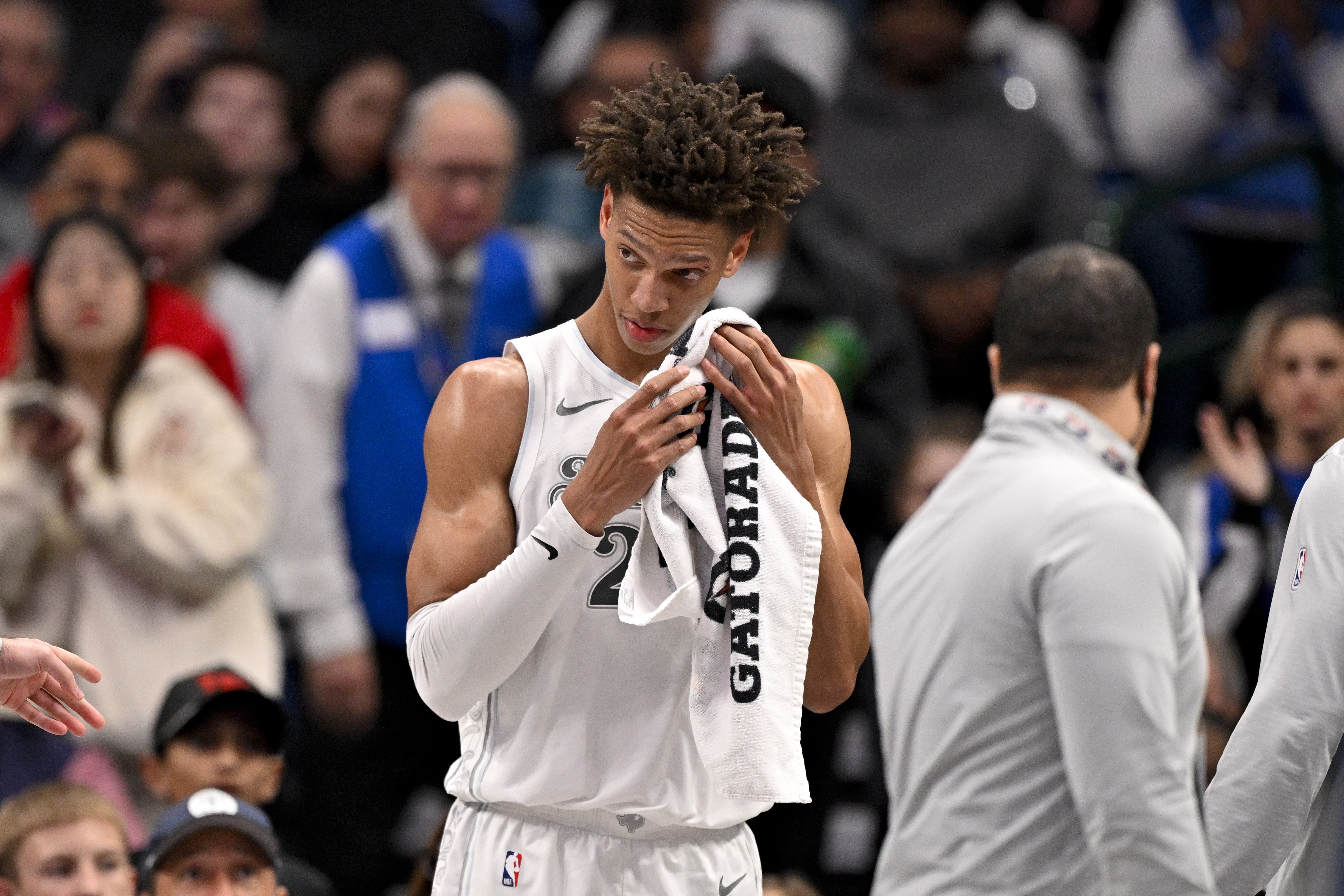 額度用完！獨(dú)行俠雙向合同球員愛德華茲轉(zhuǎn)正前無法再出戰(zhàn)比賽