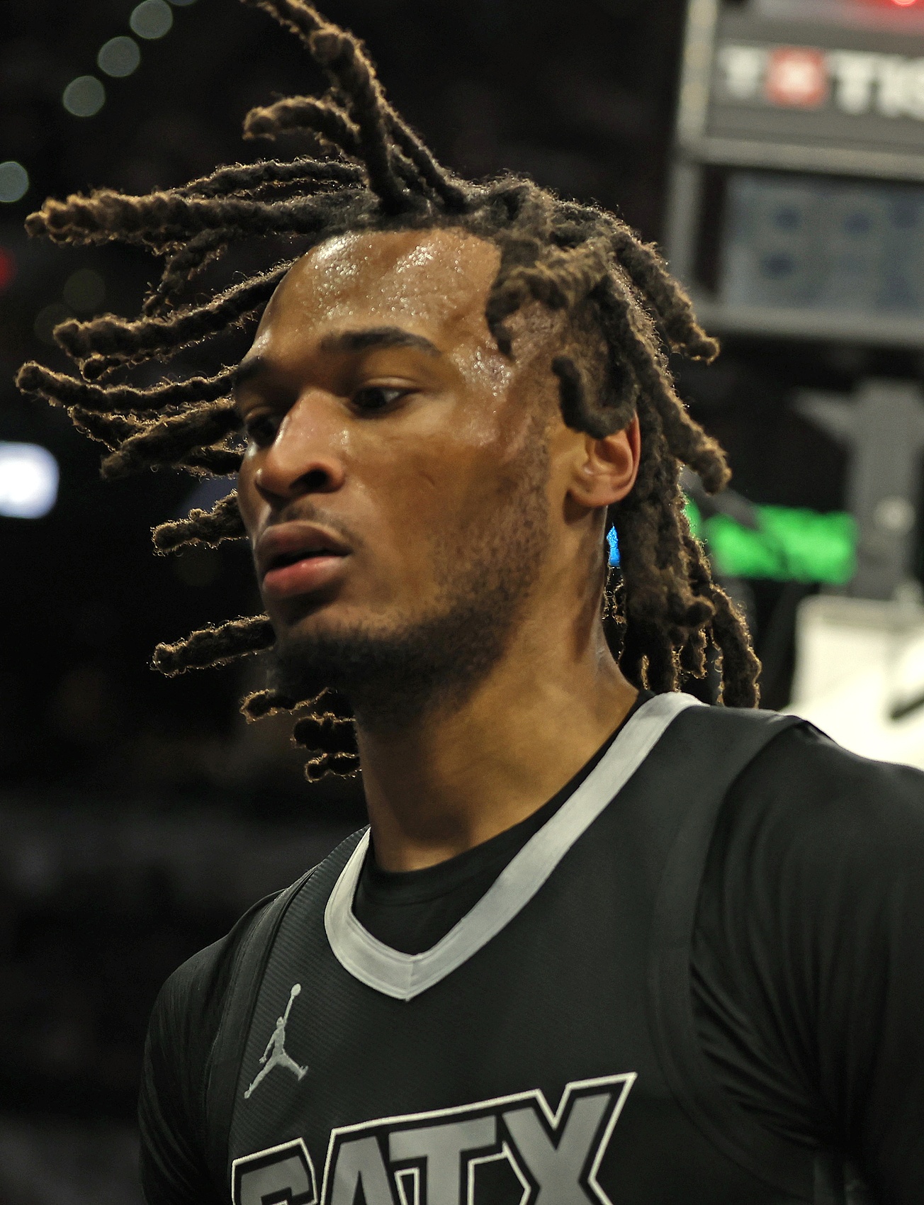 未來可期！卡斯?fàn)柛掖蚋移?19中8&三分6中3砍23分8籃板3助攻