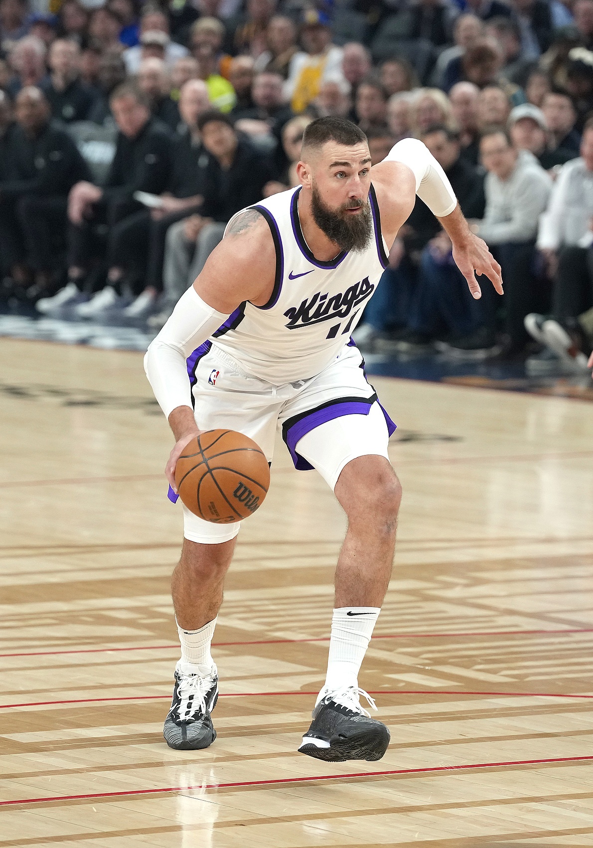 效率挺高但難挽敗局！瓦蘭11中8得到18分7板1助