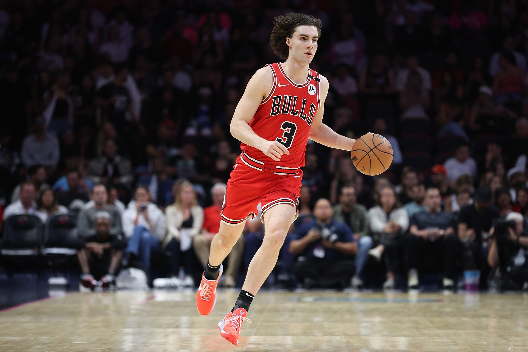 又要三雙？基迪半場9中4&三分4中2拿到12分8板6助&搶3個(gè)前場板