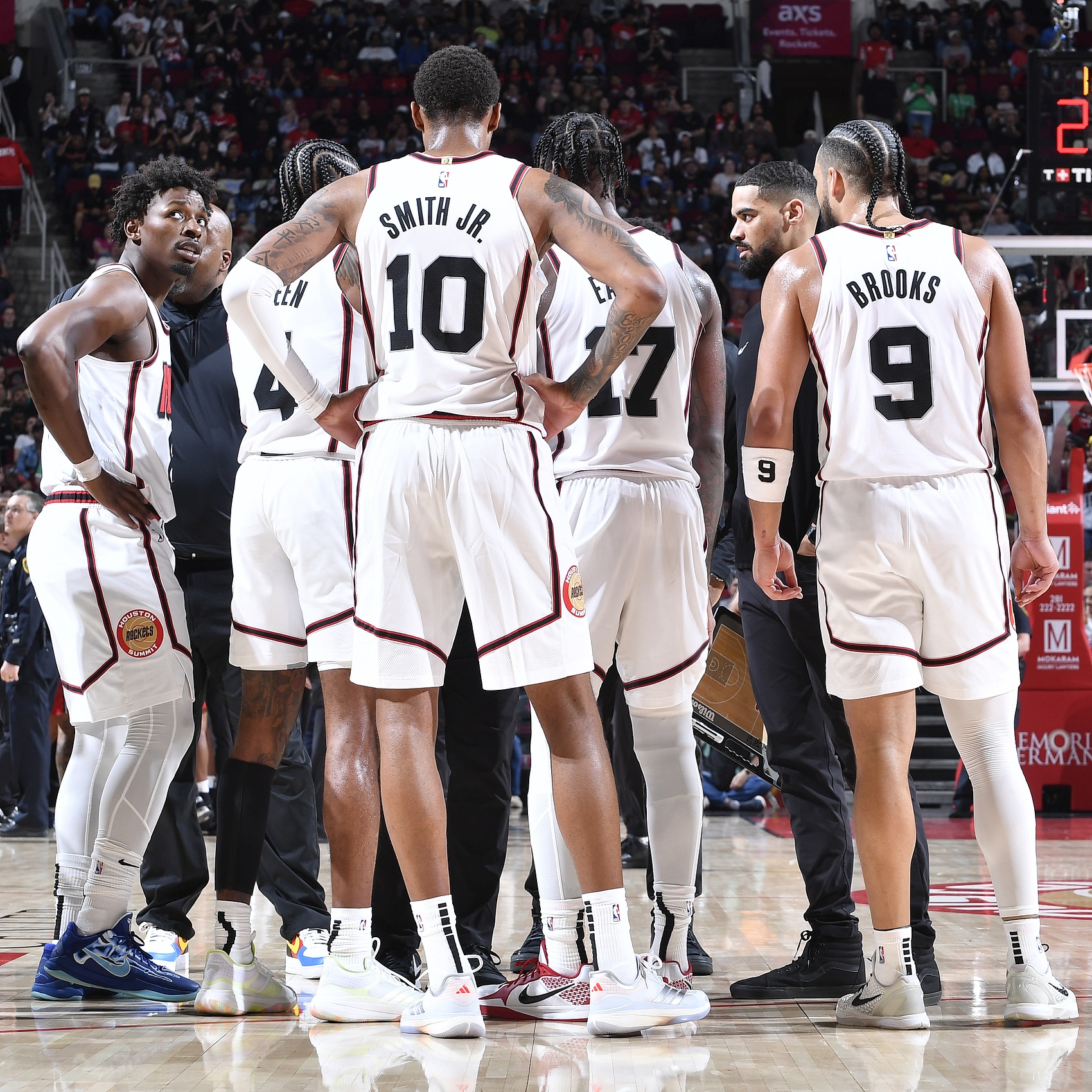 ??火箭9連勝穩(wěn)居西區(qū)第2 掘湖熊勇都輸球 快船森林狼追擊直通區(qū)