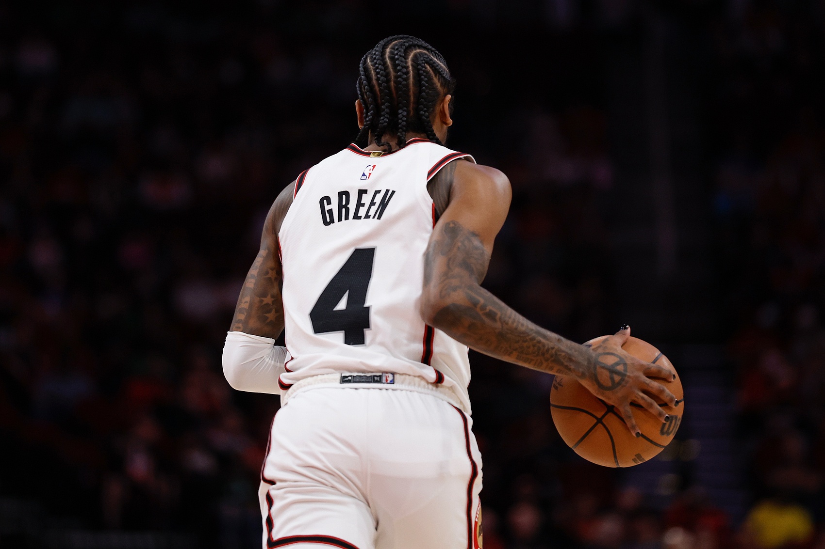 杰倫-格林半場10投3中&三分4中2&罰球2中0 得到8分5板&正負(fù)值-9