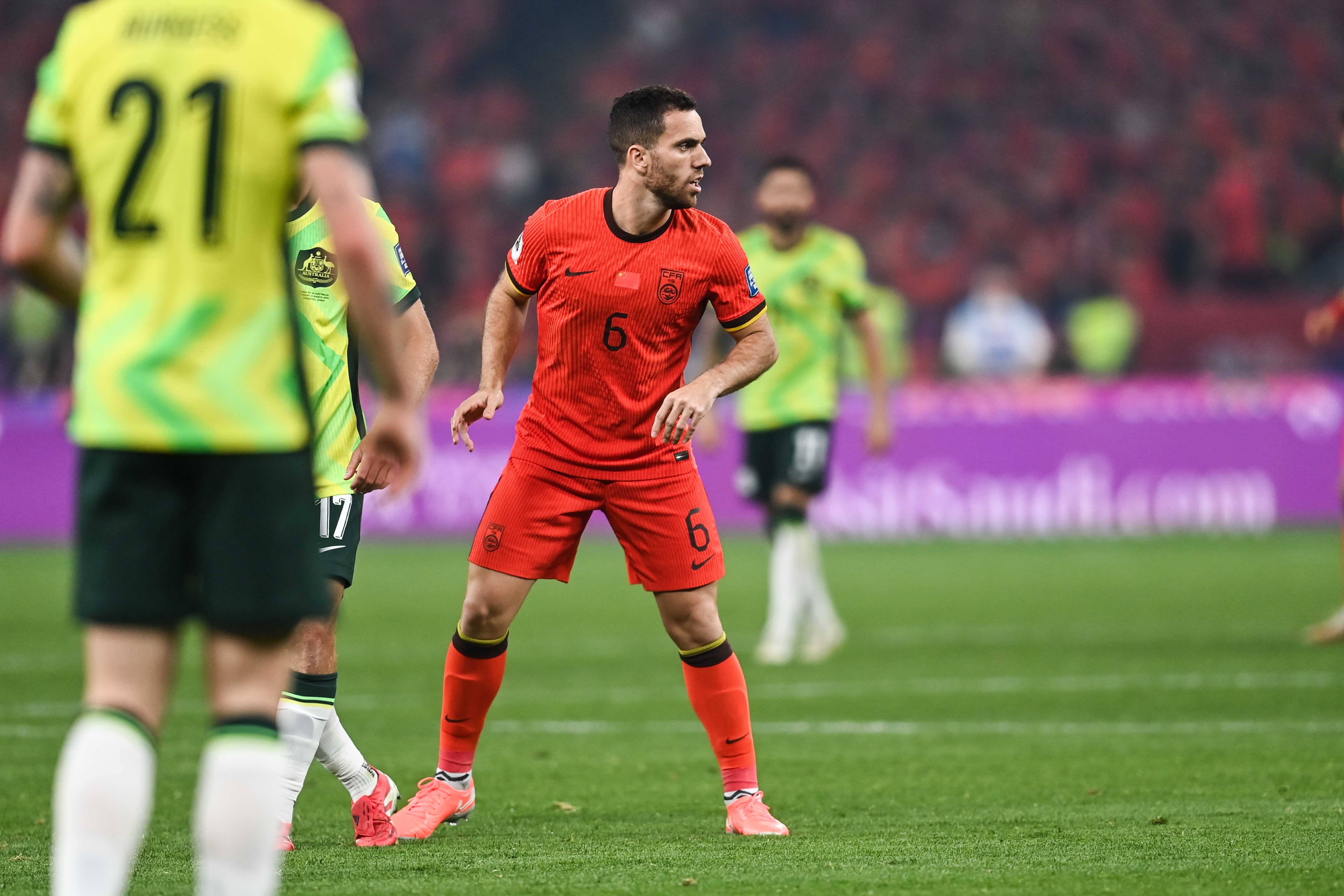 媒體人：國內(nèi)青訓(xùn)未緊跟國際發(fā)展趨勢，國足嚴(yán)重缺乏有特點(diǎn)的球員