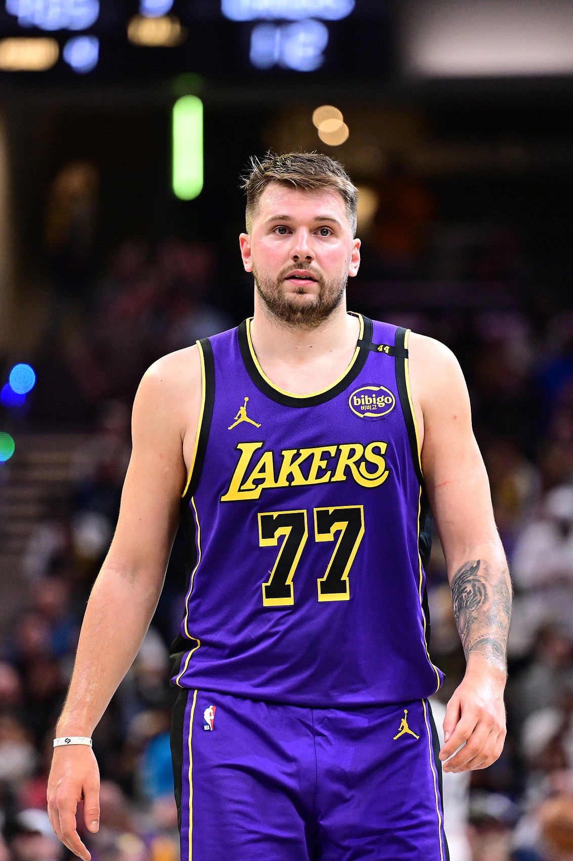 沒手感！東契奇半場9投2中拿到9分6板3助 三分6中1